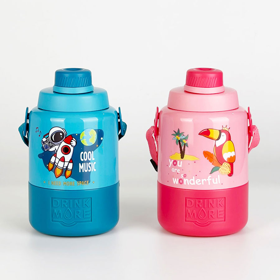 樂(lè )動(dòng)兒童運動(dòng)水壺(中